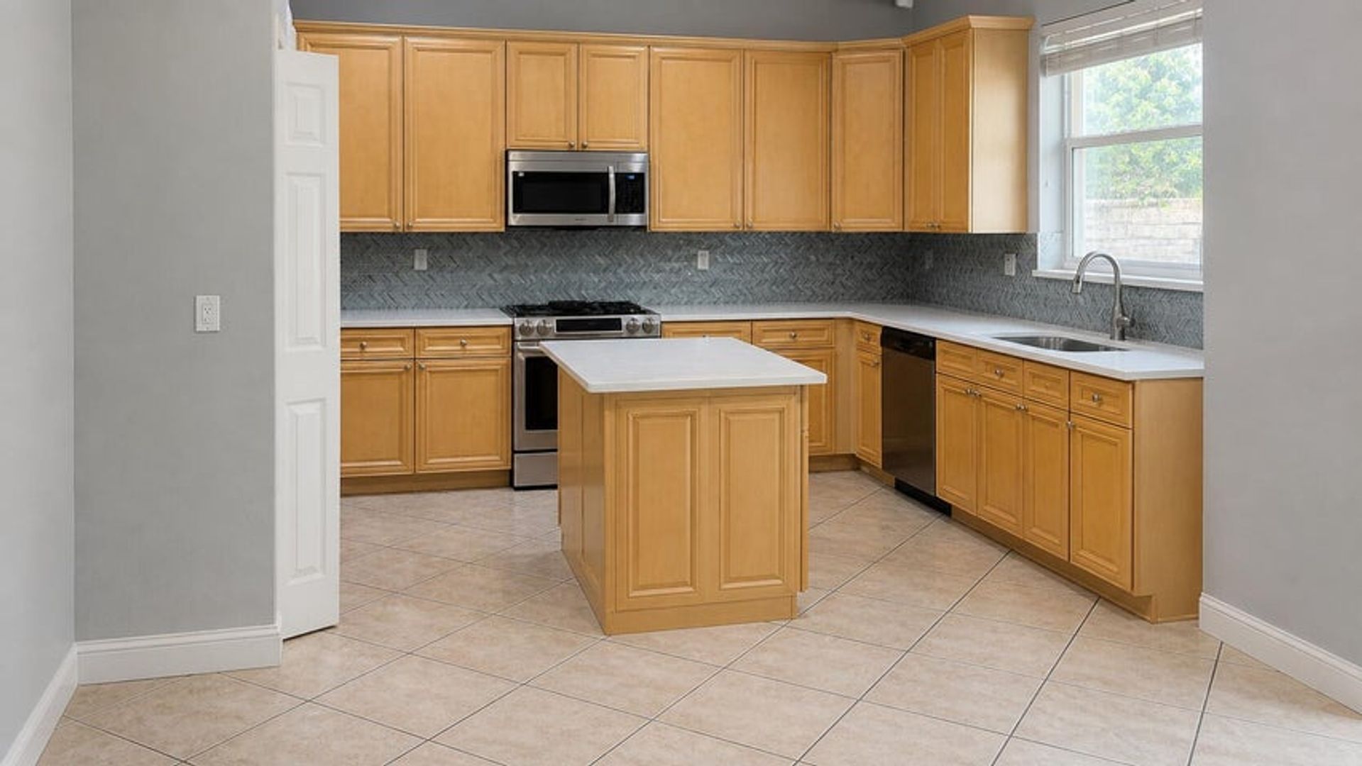 West Palm Beach House: 3945 Torres Circle