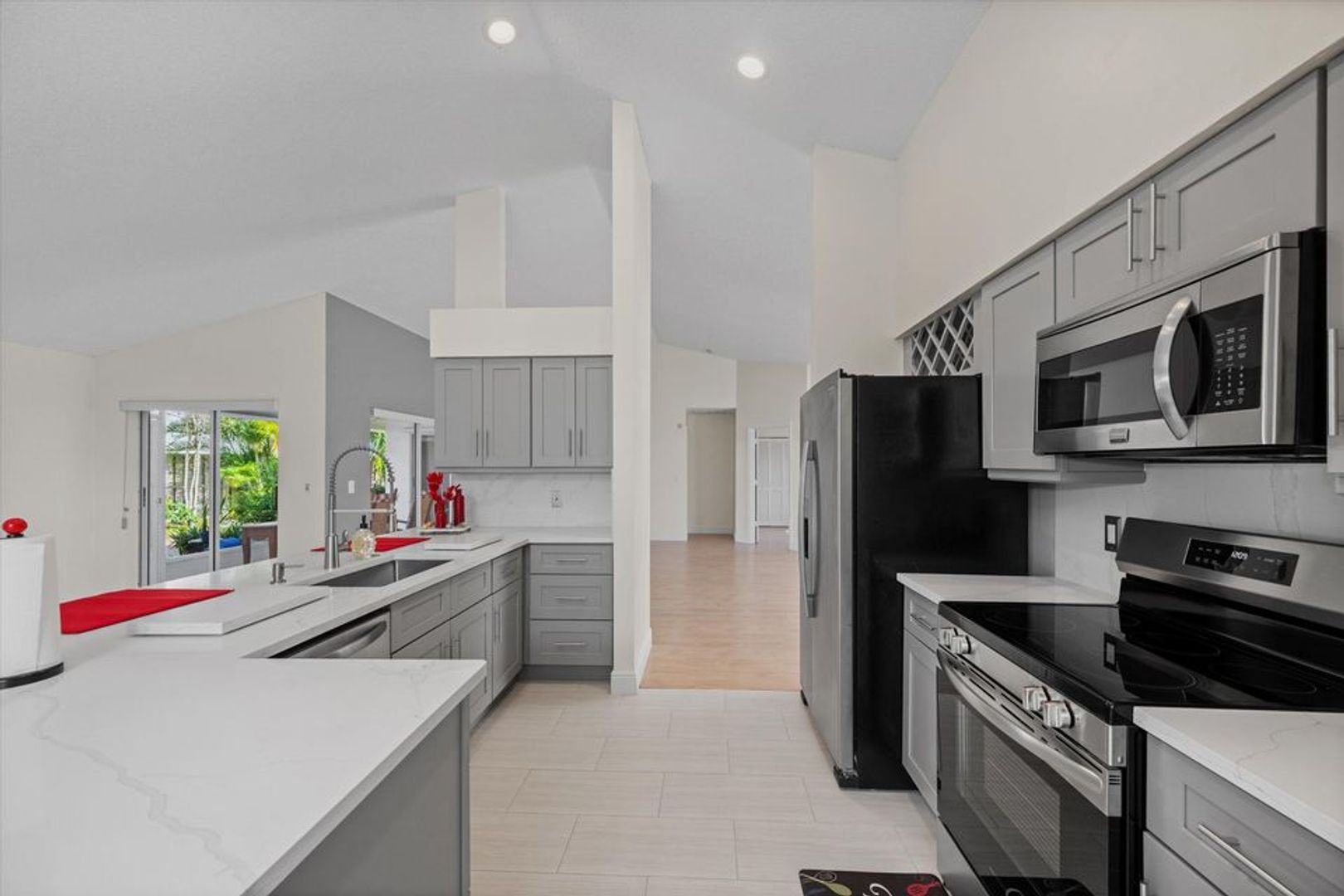 Wellington House: 1401 Hideaway Bend