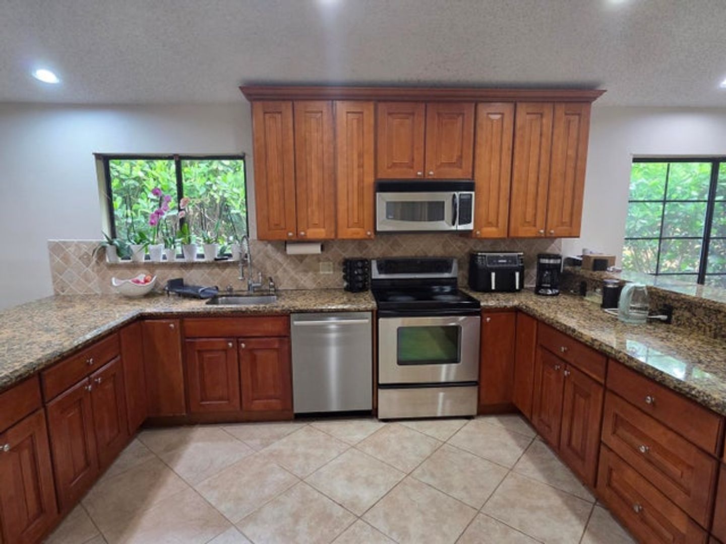 Deerfield Beach House: 4170 NW 6th Street