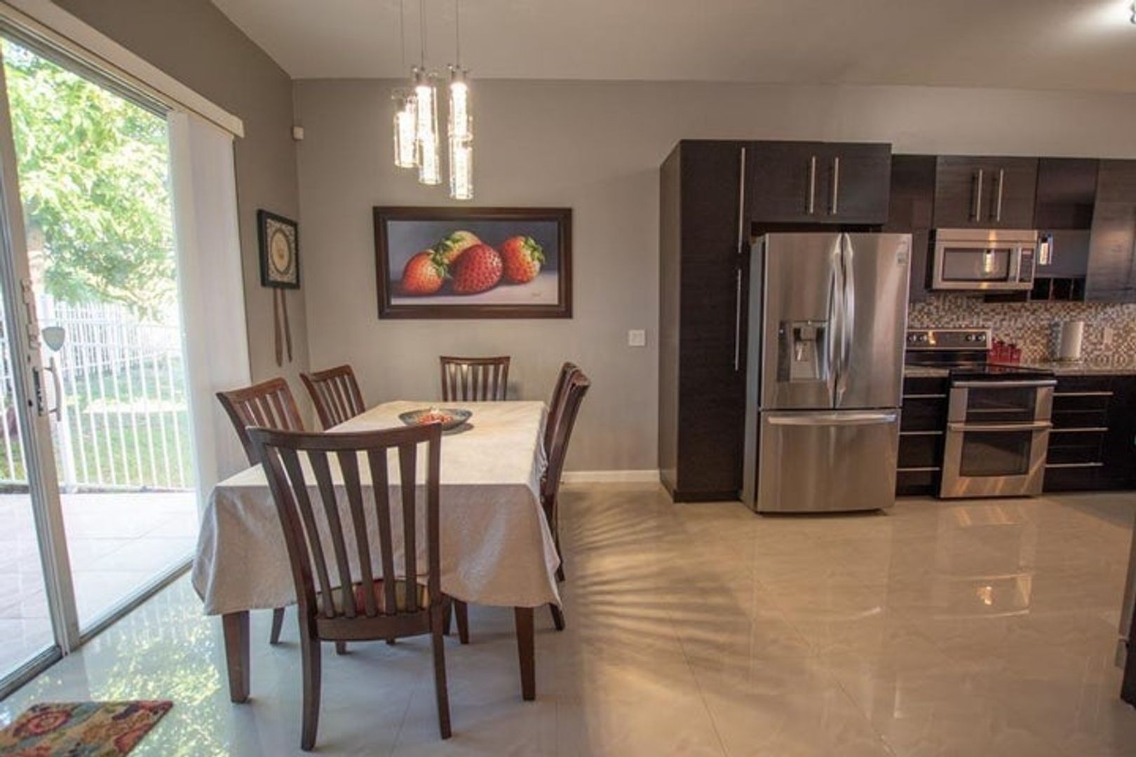 Wellington House: 608 Lake Wellington Drive