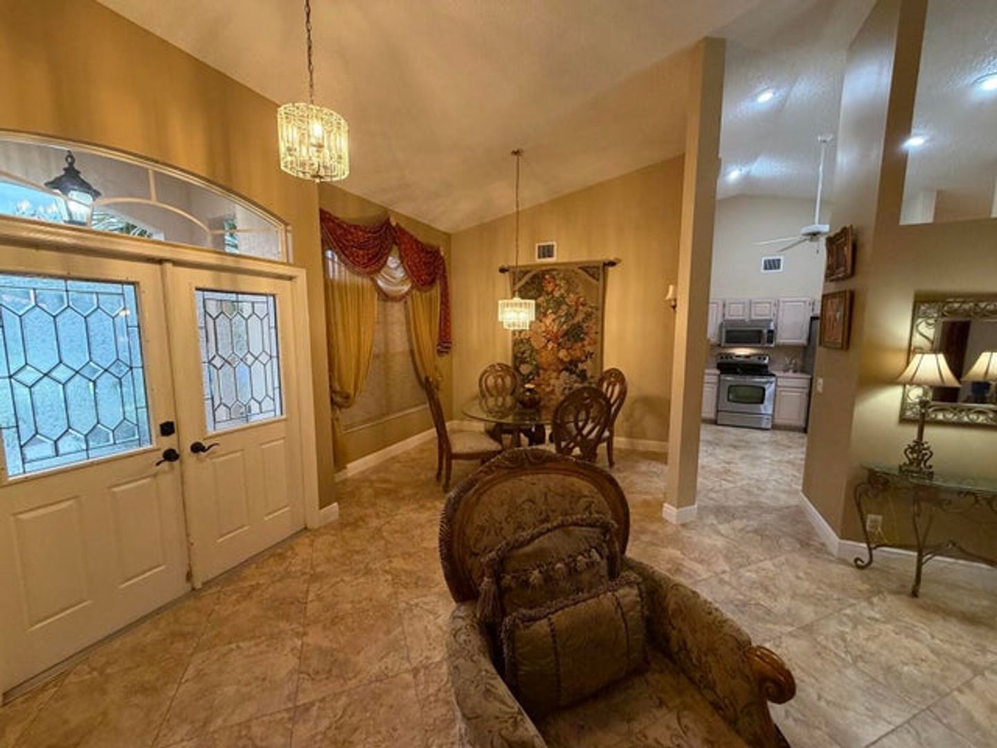 Wellington House: 13814 Callington Drive