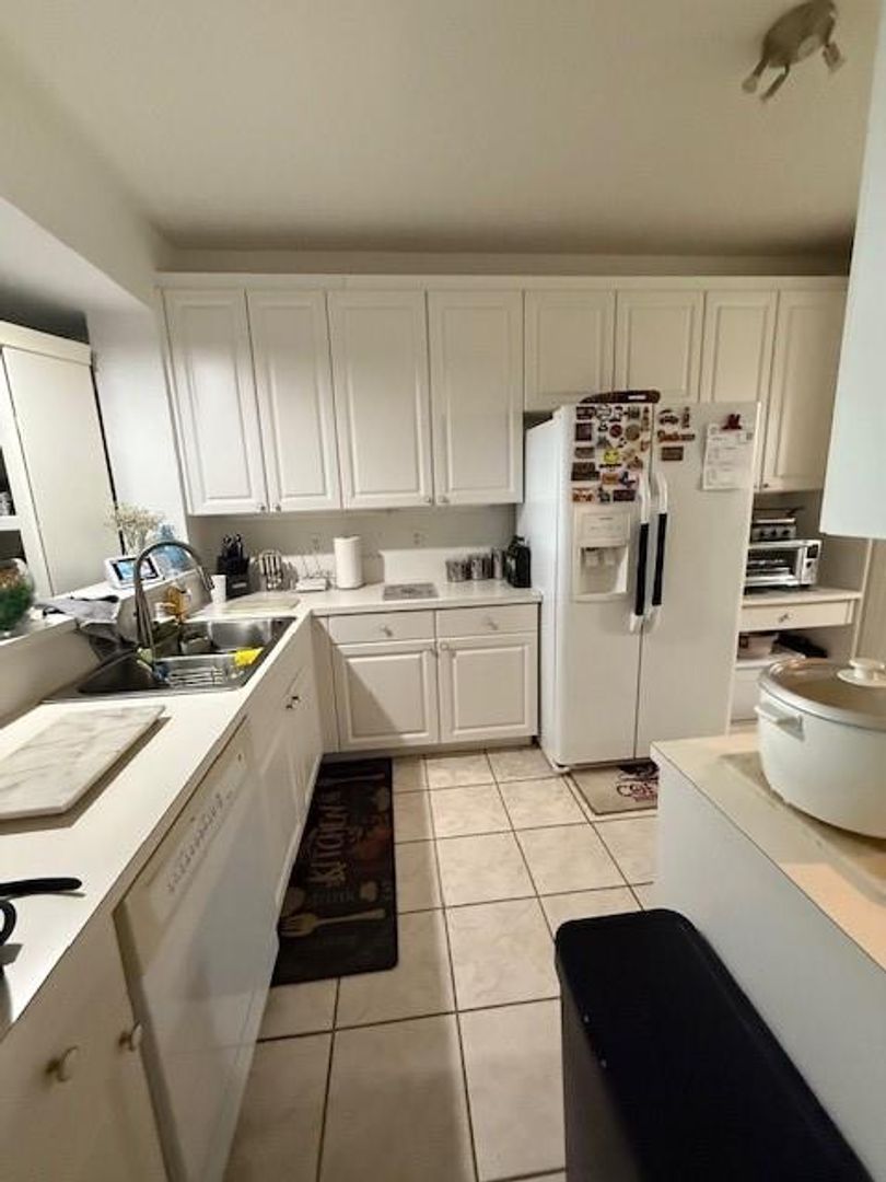Doral House: 10700 NW 66 Street 302