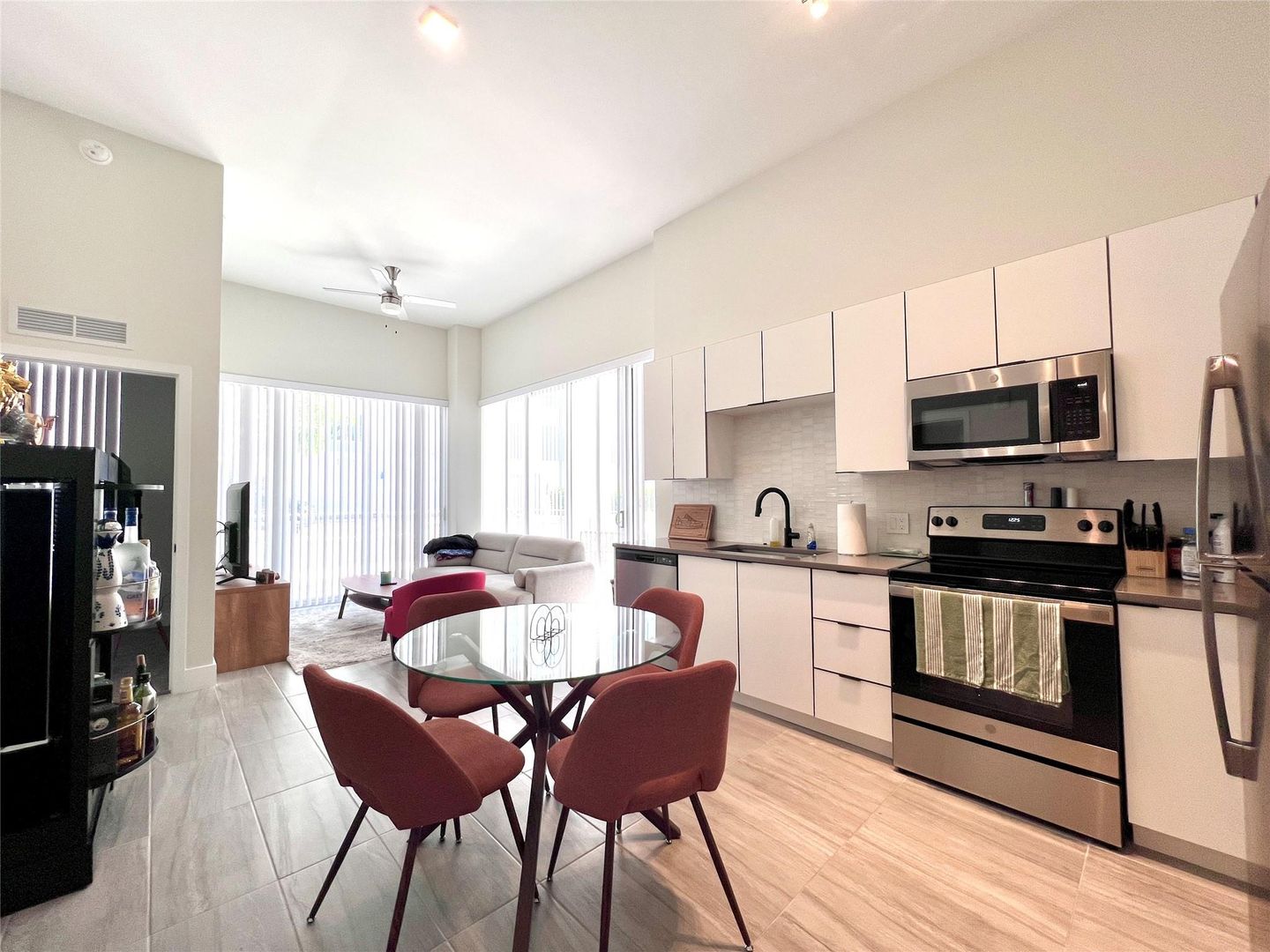 Dania Beach House: 120 N Compass Way 125