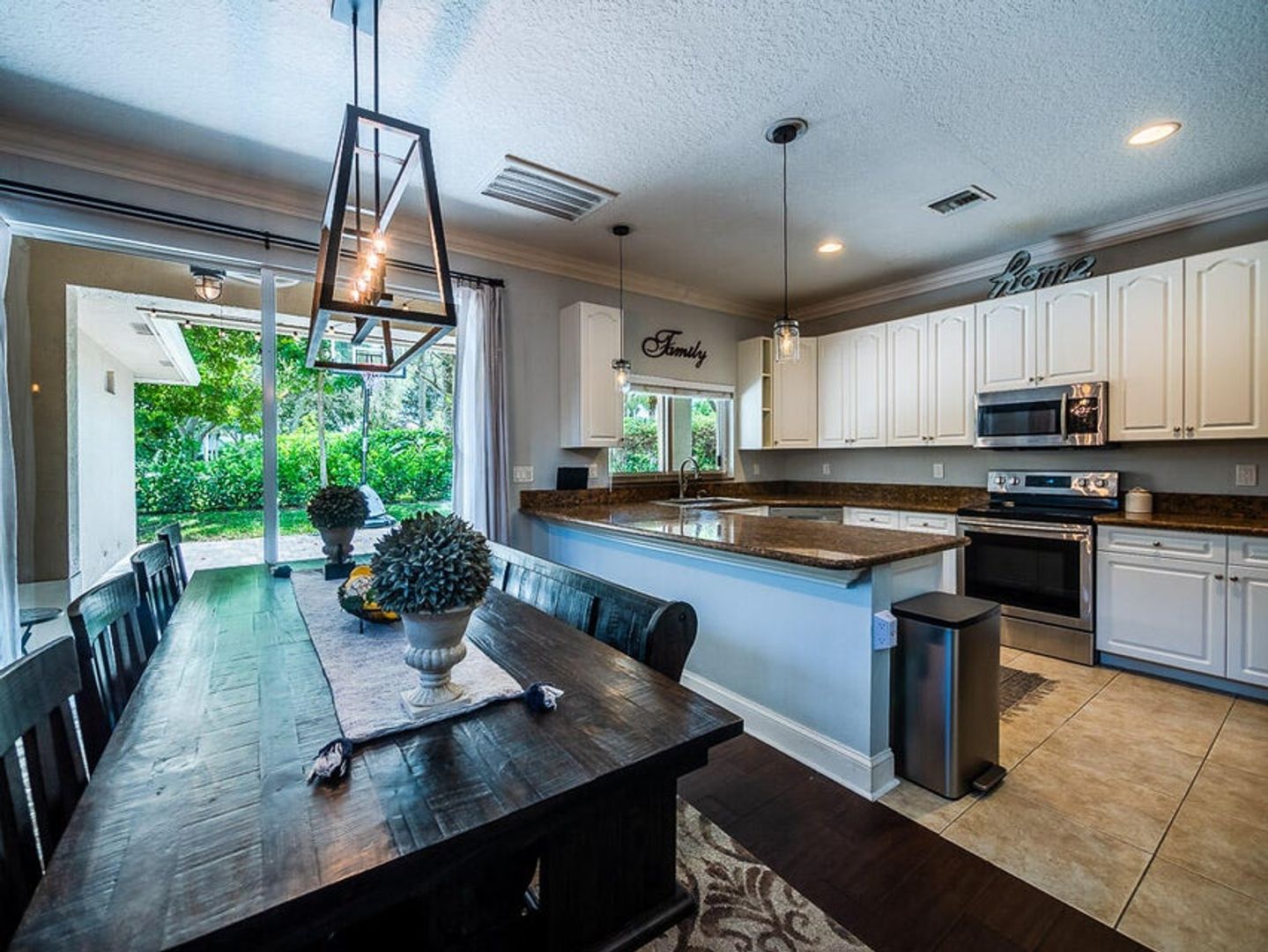 Greenacres House: 6673 Eagle Ridge Drive