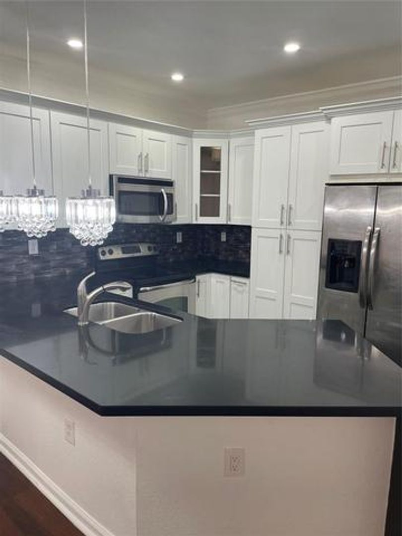 Margate House: 540 SAINT MICHELLE Way