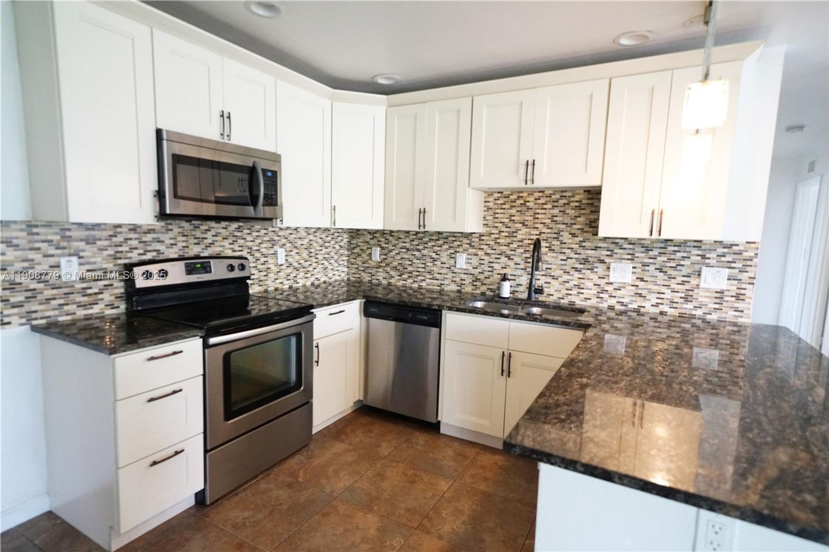 Fort Lauderdale House: 2300 SW 42nd Terrace