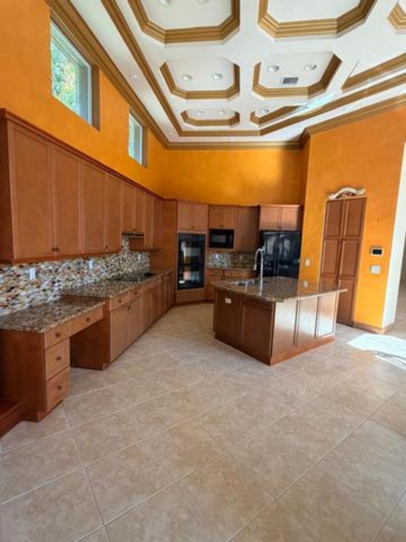 Wellington House: 2161 Widener Terrace