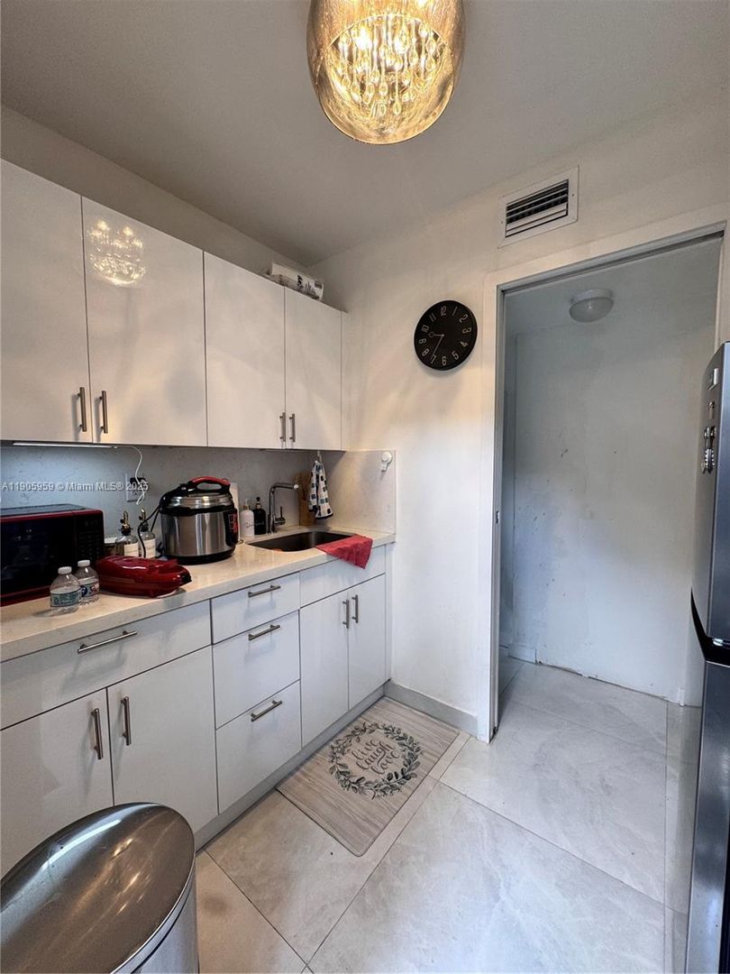 Miami House: 6159 SW 22nd Street 6159