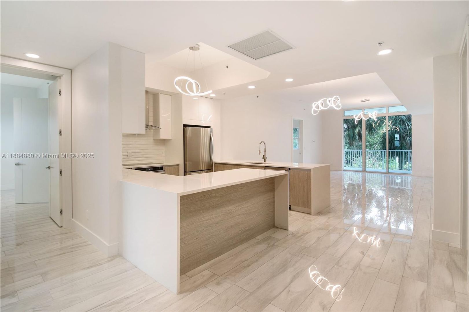 North Miami House: 14951 Royal Oaks Lane 107
