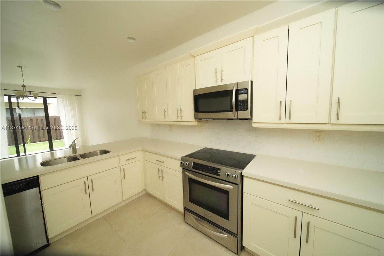 Doral House: 10457 NW 61st Street
