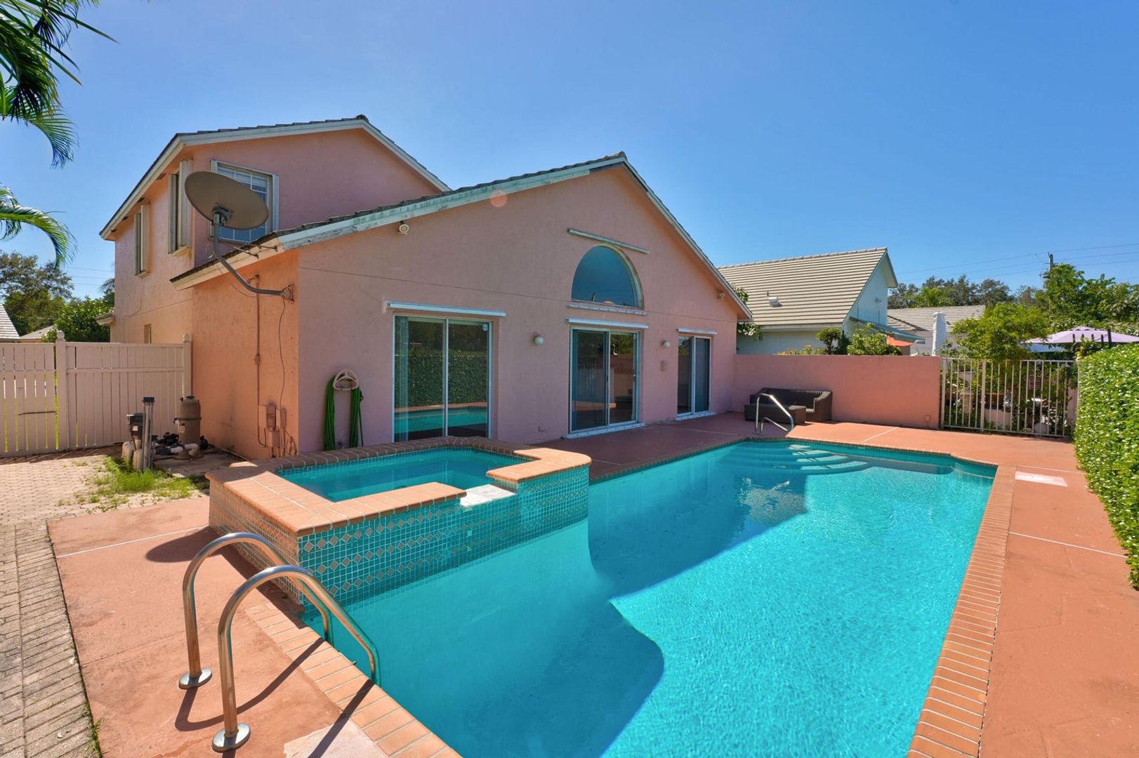 West Palm Beach House: 4355 LEICESTER Court