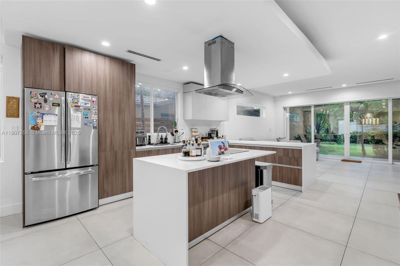 Miami House: 3048 SW 18th Street 3048