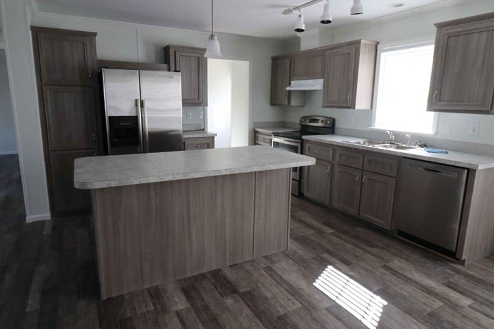 Watergate (Unincorporated) House: 22868 DOLPHIN Road