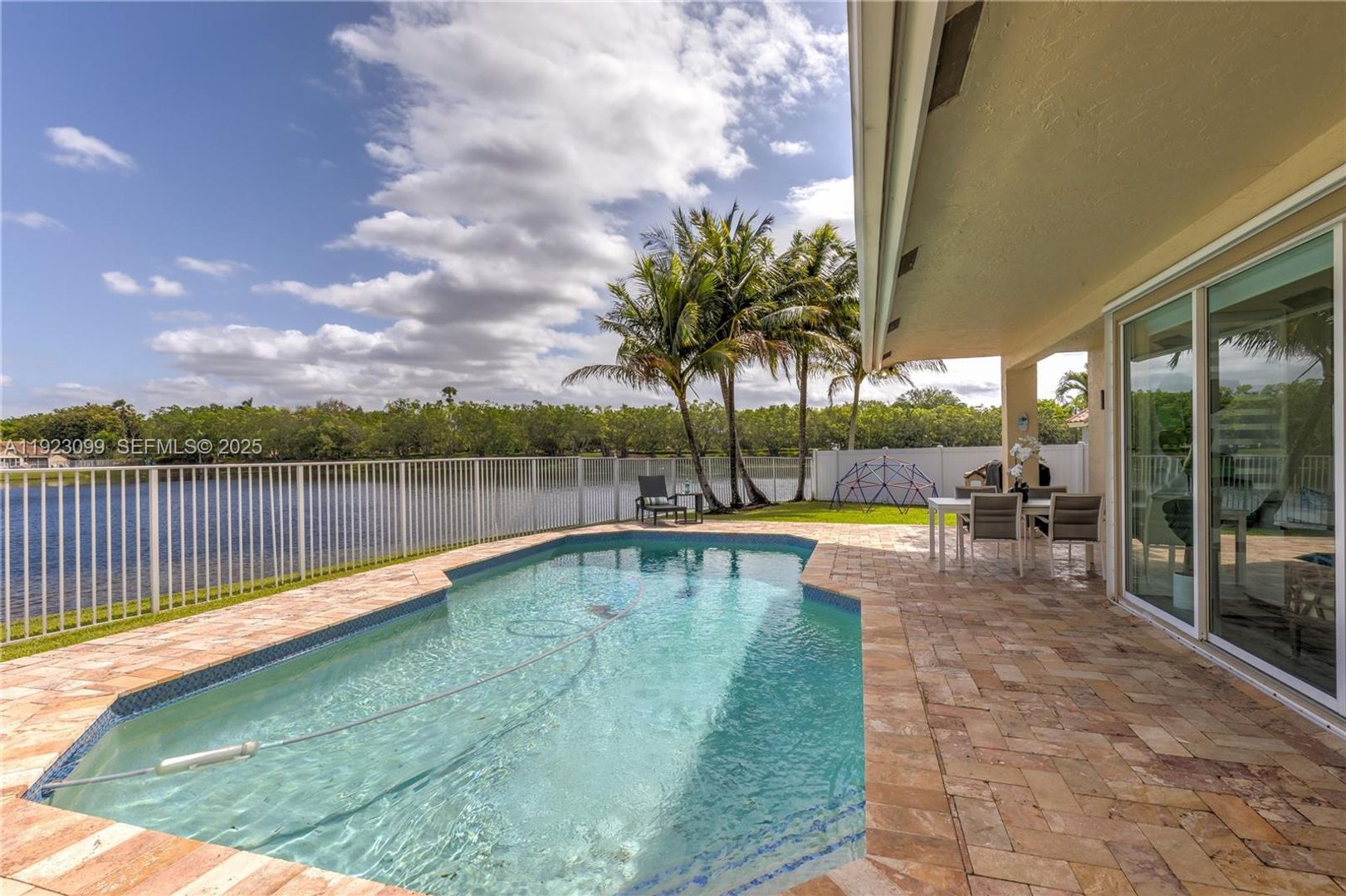 Weston House: 1127 Laguna Springs Drive