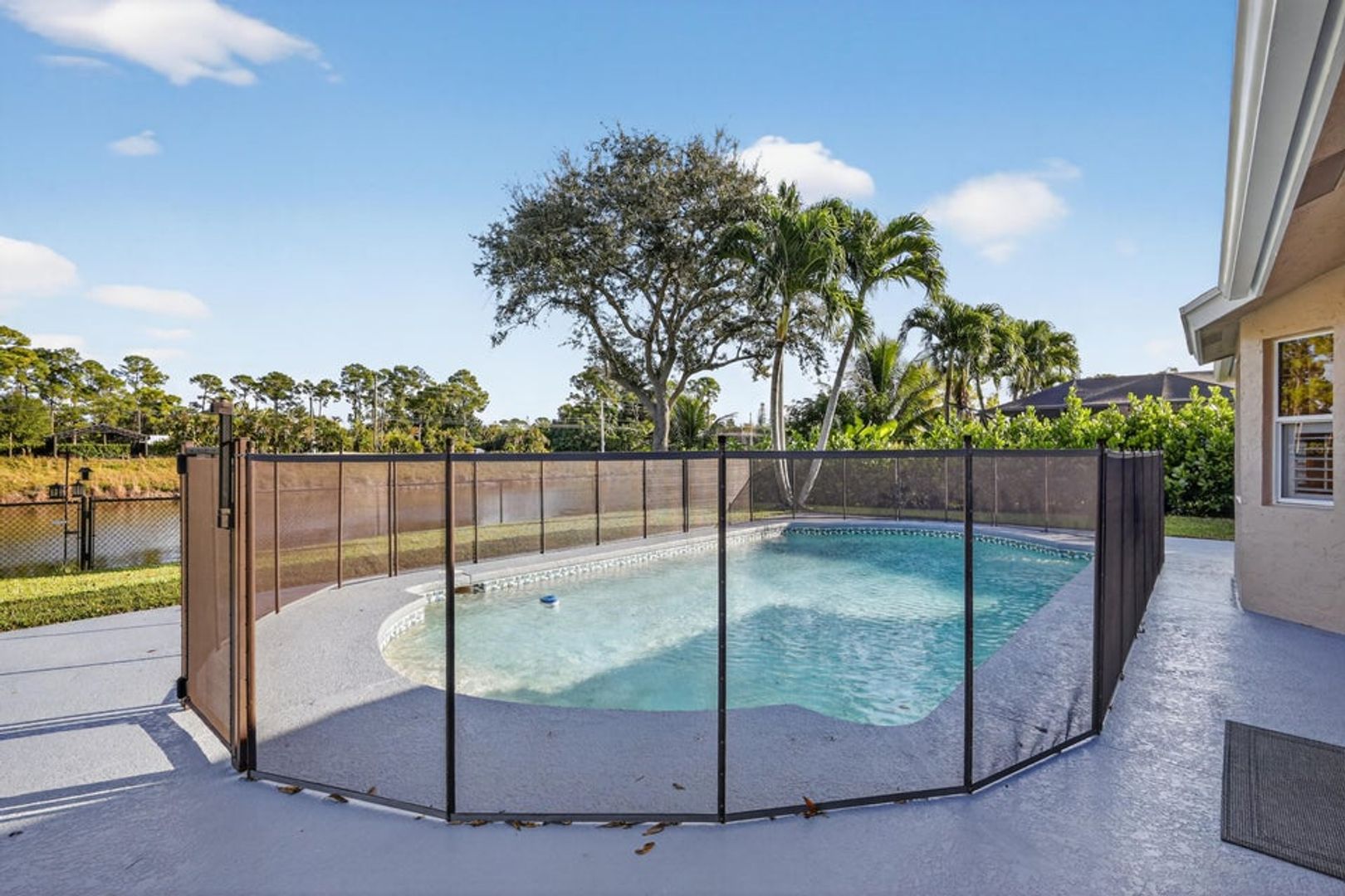 Royal Palm Beach House: 151 Monterey Way