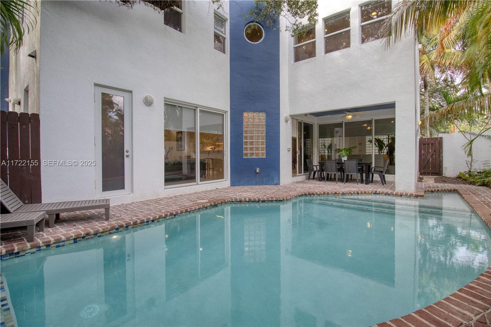 Miami House: 2200 Lincoln Avenue