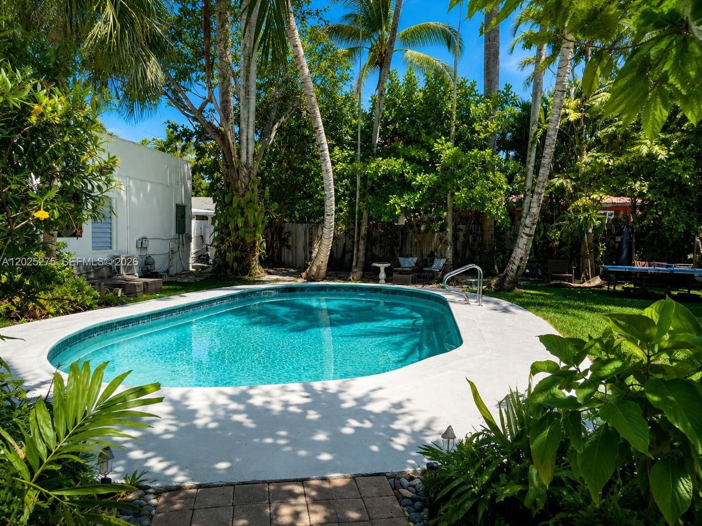 Hollywood House: 1329 Tyler Street