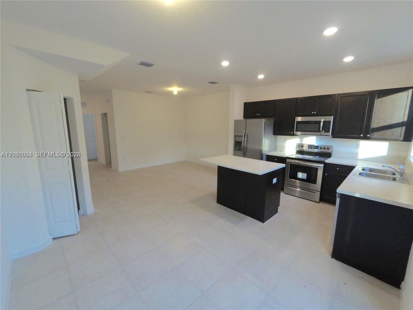 Miami House: 312 NE 208th Terrace 312