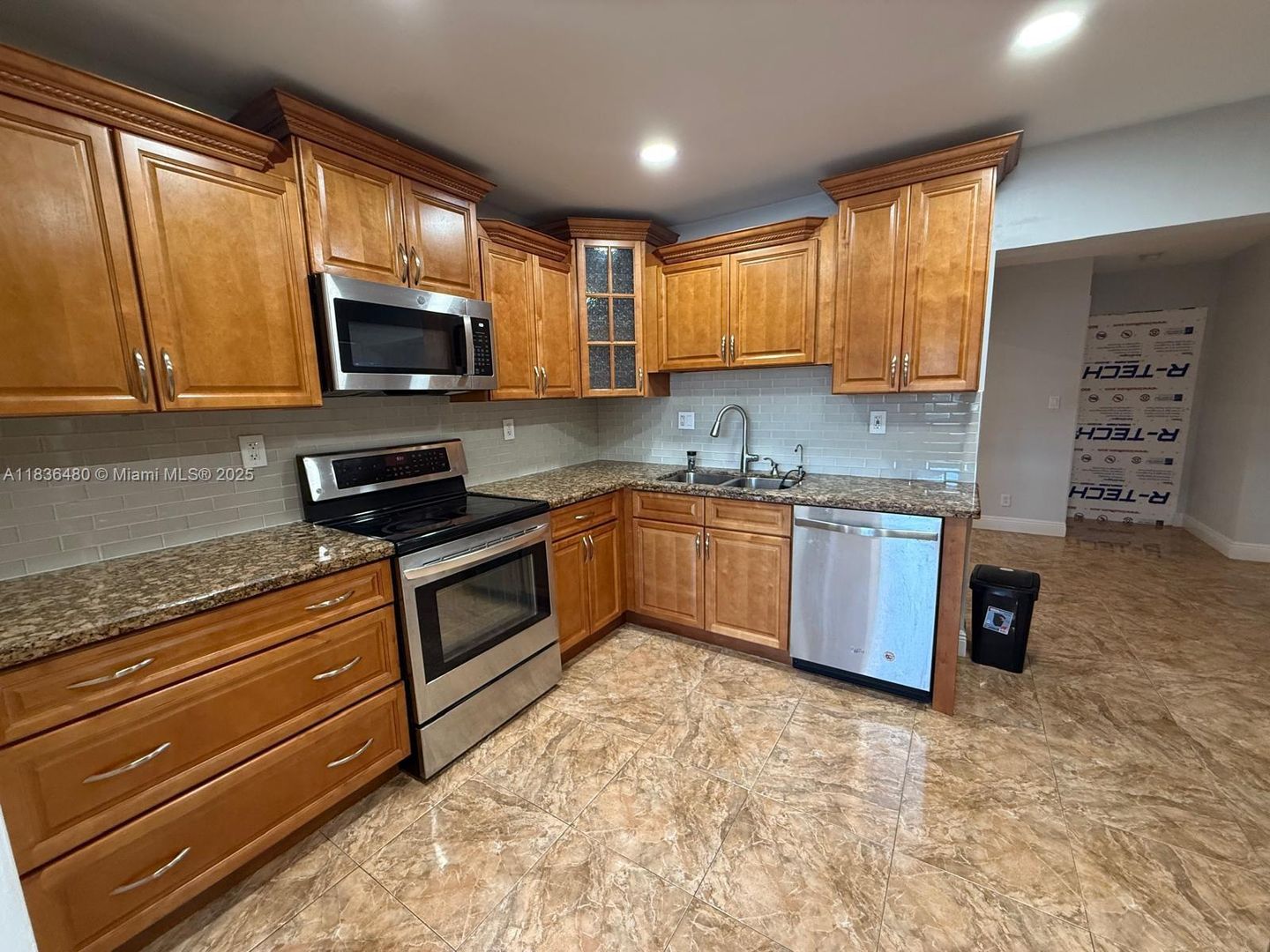 Lauderdale Lakes House: 4281 NW 35th Terrace