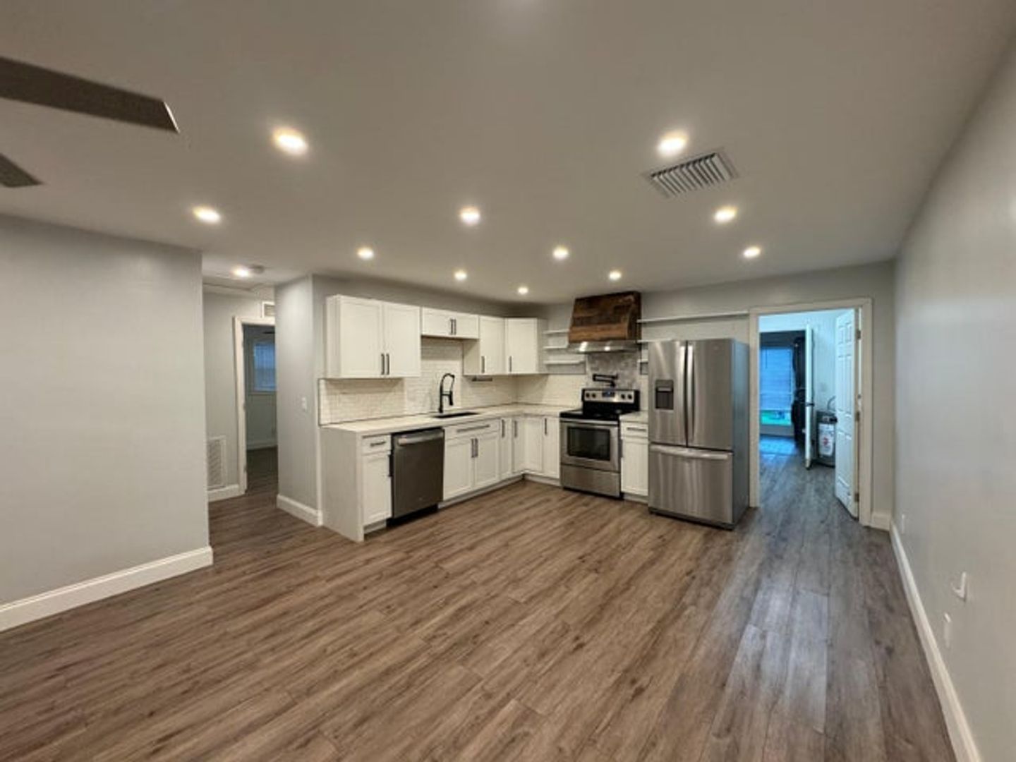 Cooper City House: 9422 SW 51st Street 1-2