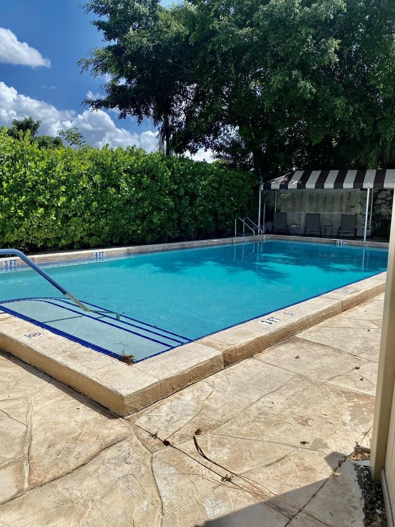 Lake Worth House: 4501 FOUNTAINS Drive S 106