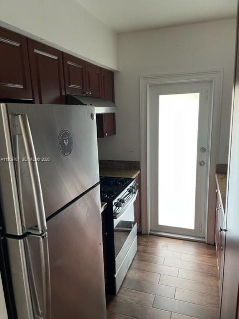 Miami Beach House: 2121 Biarritz Drive 5