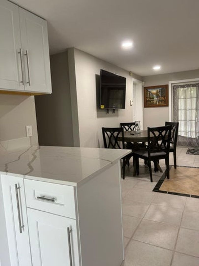 Wellington House: 16627 Deer Path Lane Cottage