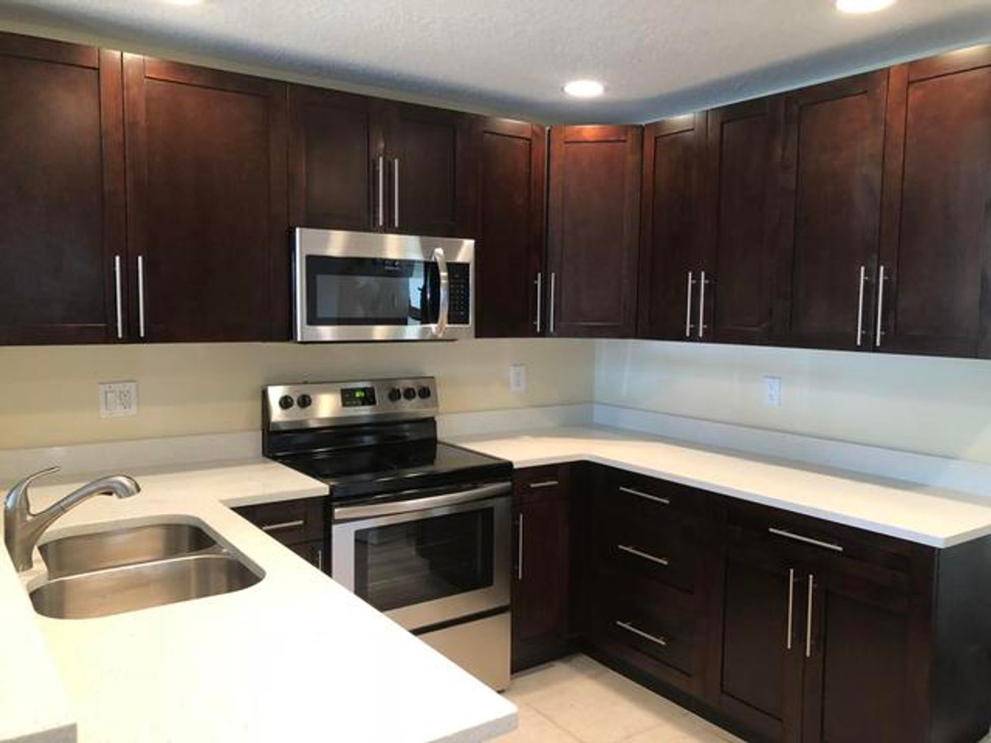Lantana House: 616 W Broward Street