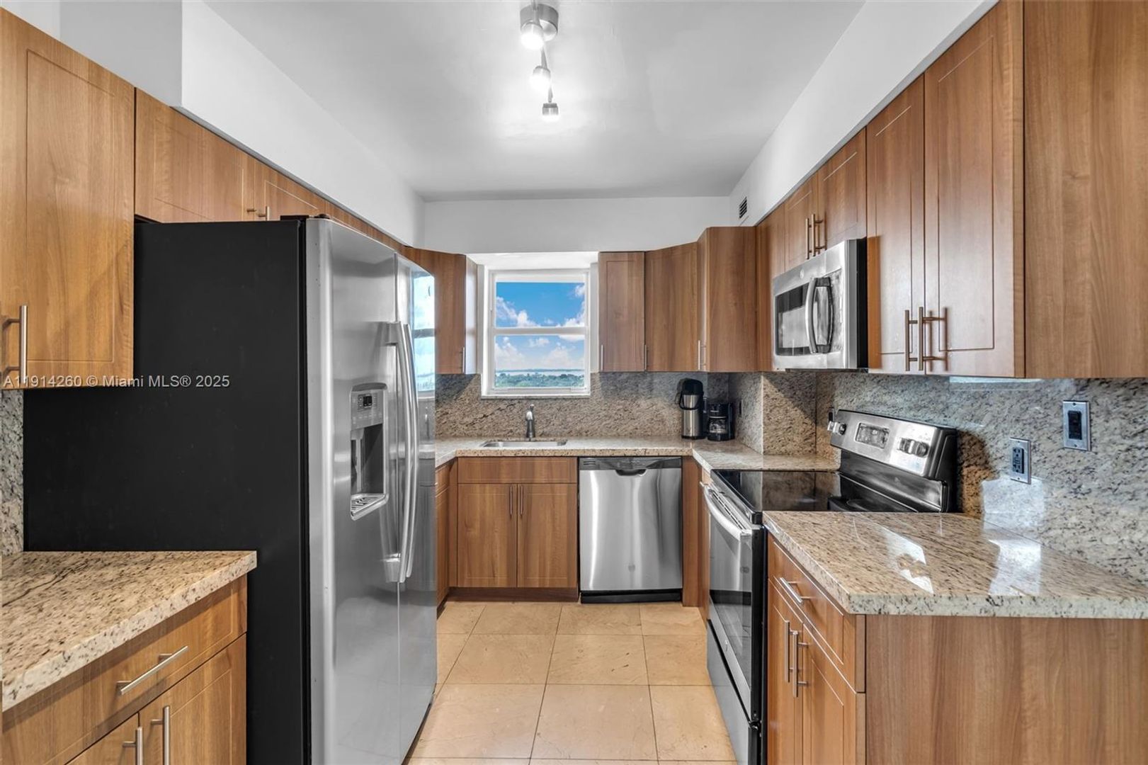 Miami Beach House: 5101 Collins Avenue 12B