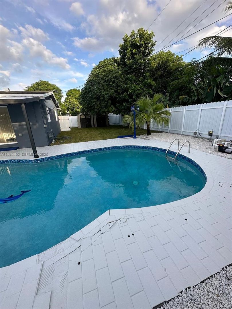 Miami Gardens House: 740 NW 178th Terrace