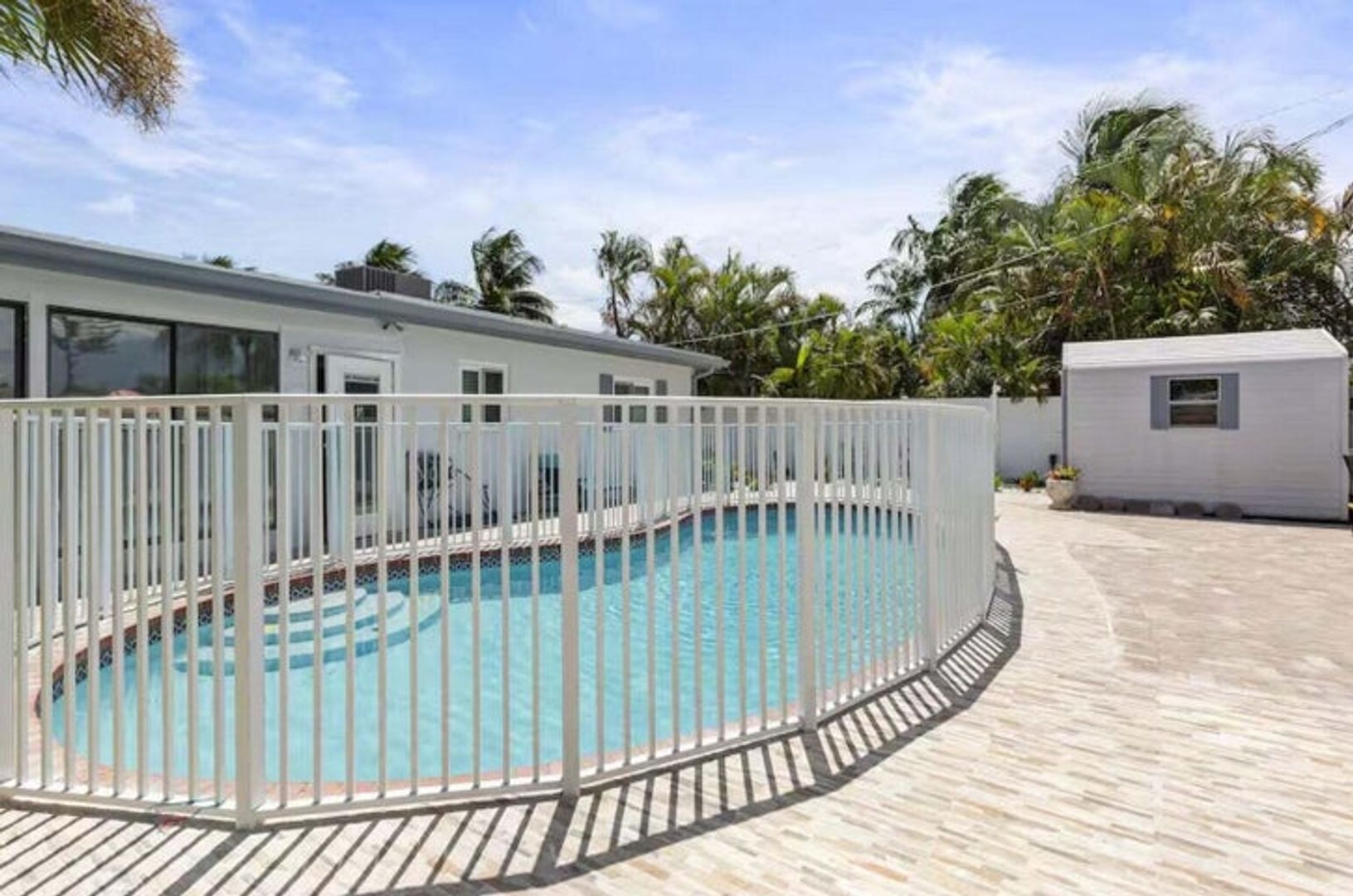 Palm Beach Gardens House: 337 Balsam St