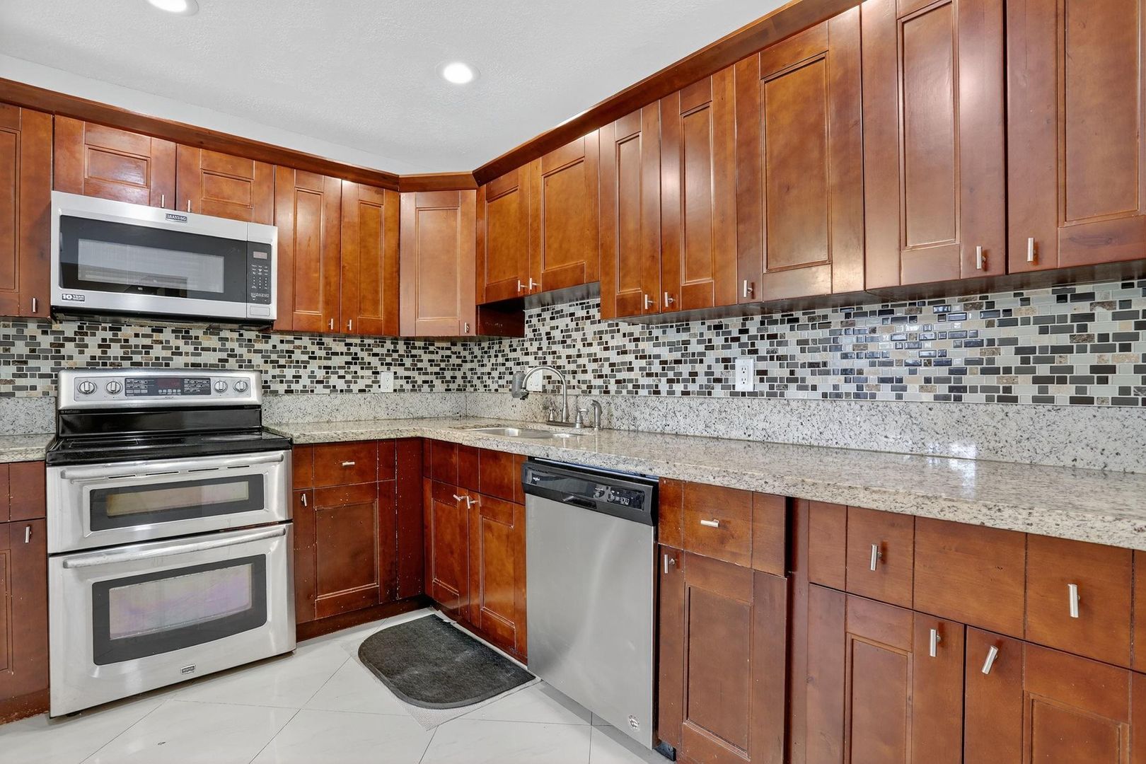 Coconut Creek House: 3037 NW 48th Avenue