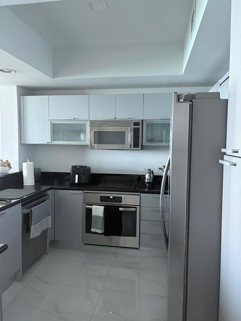 Riviera Beach House: 2650 Lake Shore Drive 803