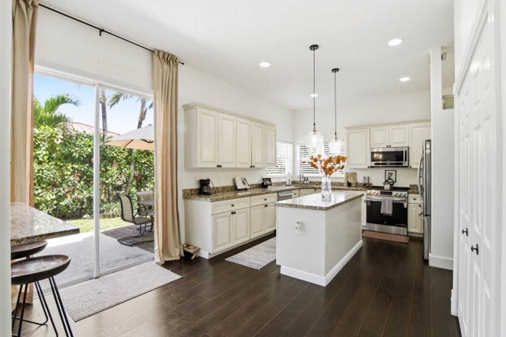 Royal Palm Beach House: 101 Mill Pond Lane