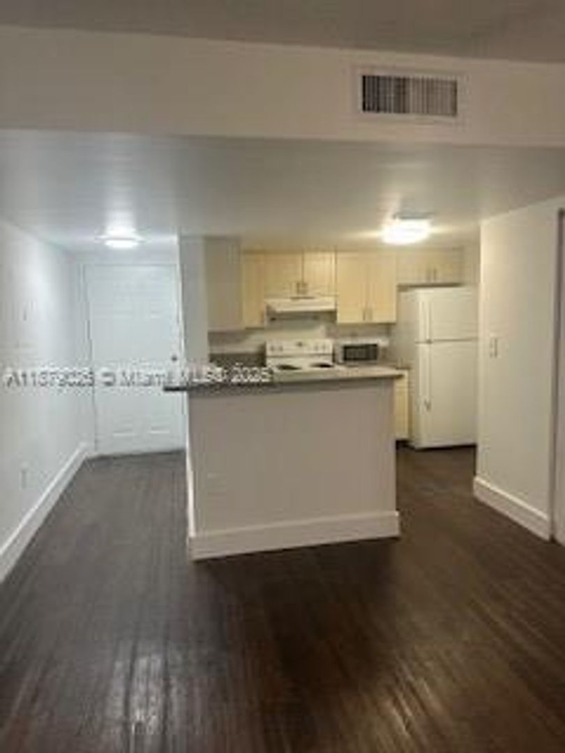 Sunrise House: 9777 Nob Hill Court 9777