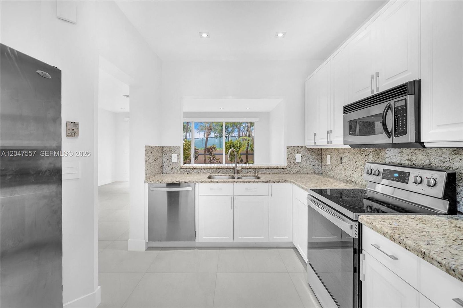 Aventura House: 21391 Marina Cove Circle 14K