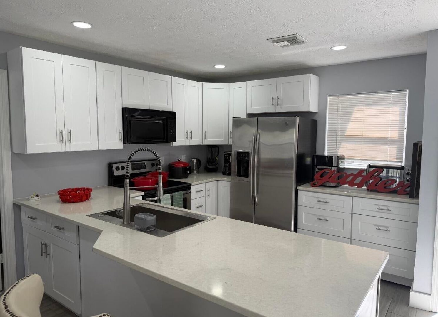 Wellington House: 1392 Riverside Circle 1394