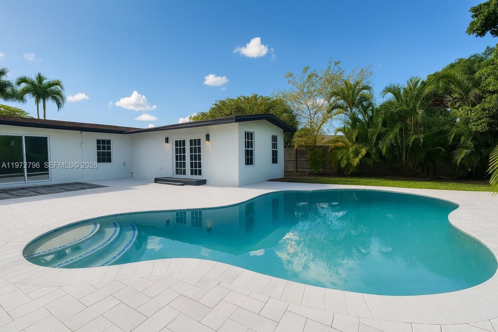 Oakland Park House: 1399 NE 38th Street