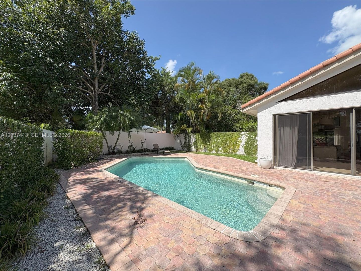 Wellington House: 2538 Windsor Way Court NA