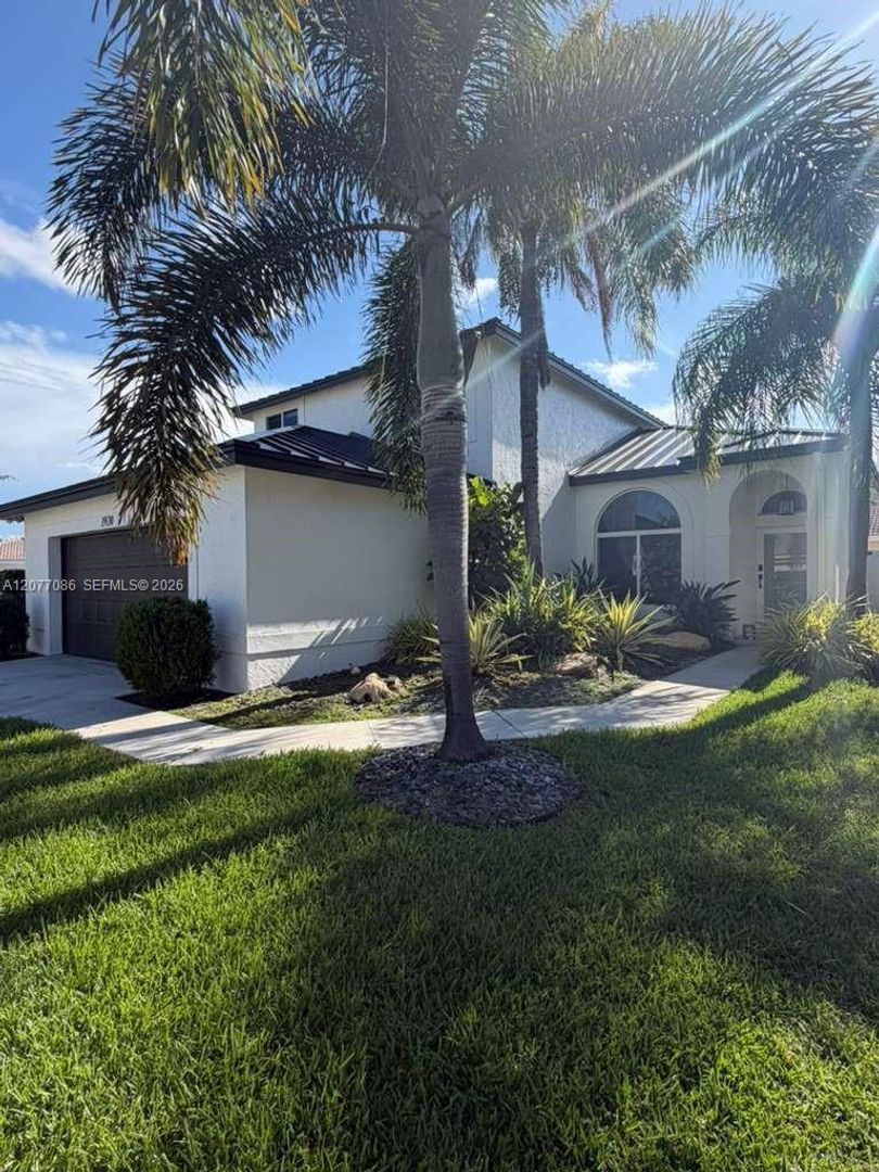 Pembroke Pines House: 1920 NW 182nd Terrace 0