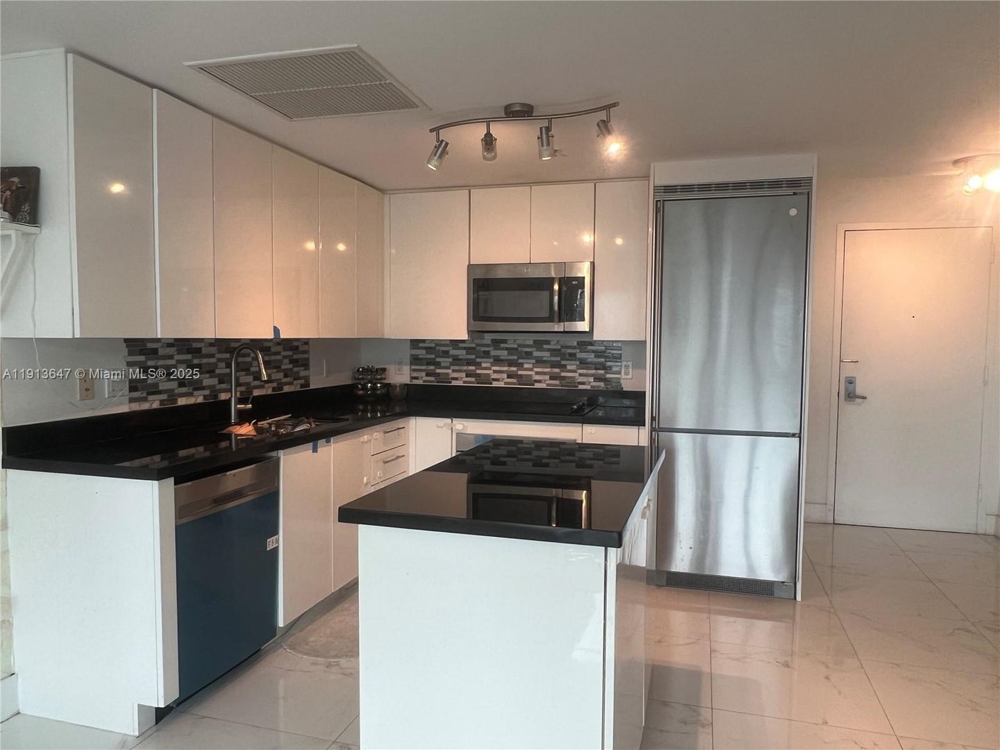 Miami House: 92 SW 3rd Street 3803