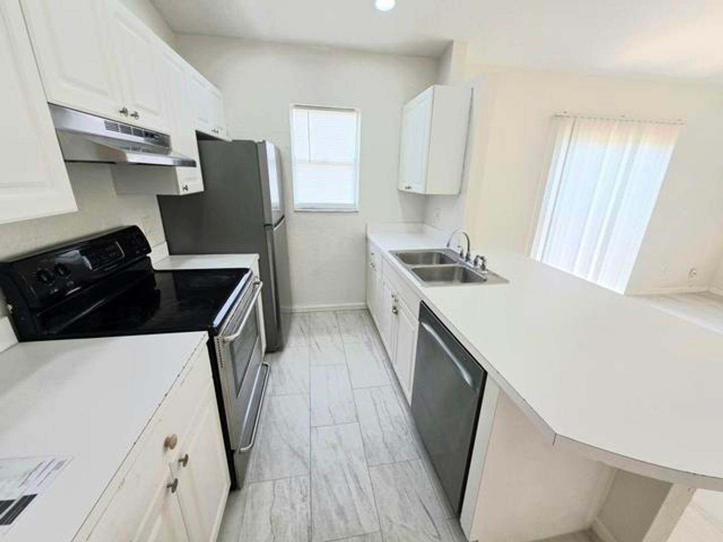 Boynton Beach House: 569 E Ridge Circle N,