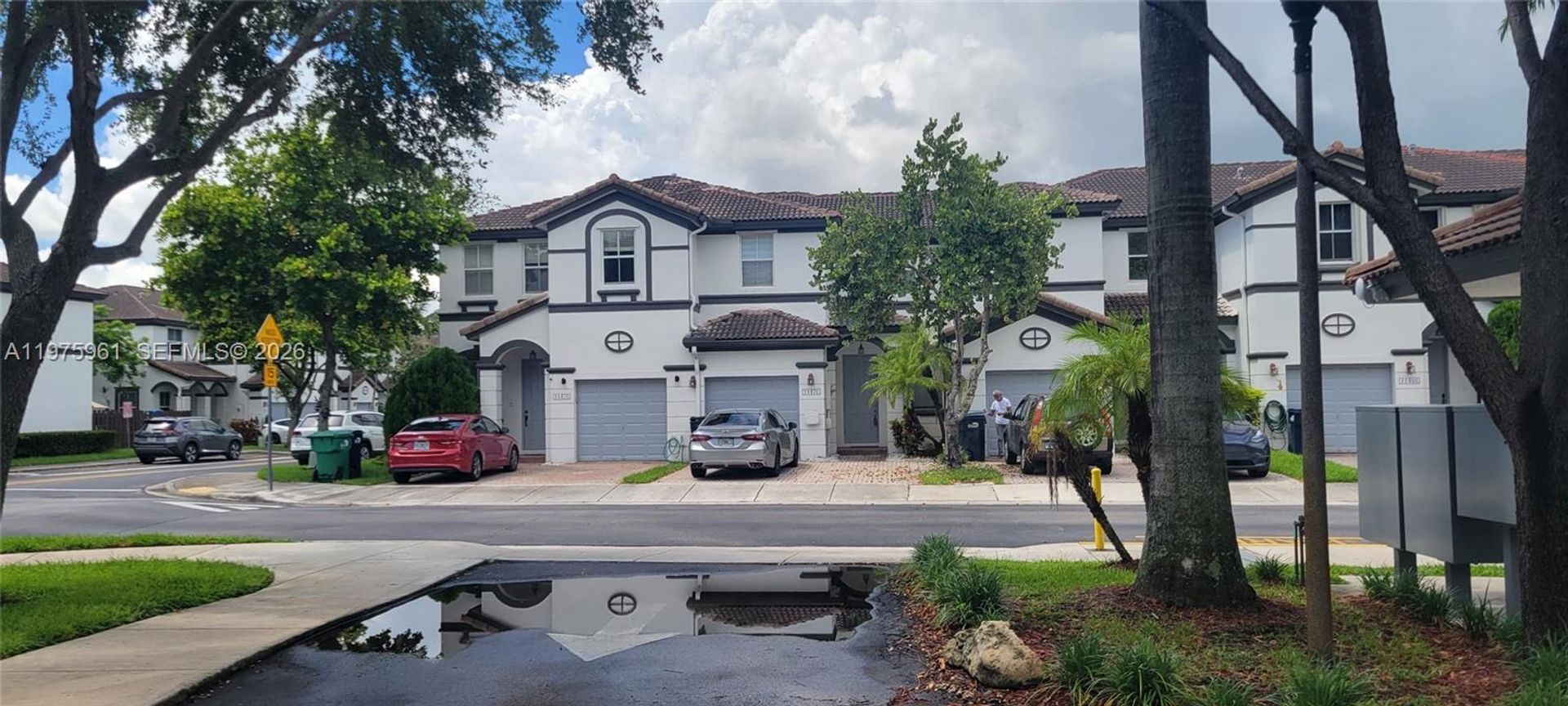 Doral House: 11476 NW 77th Lane