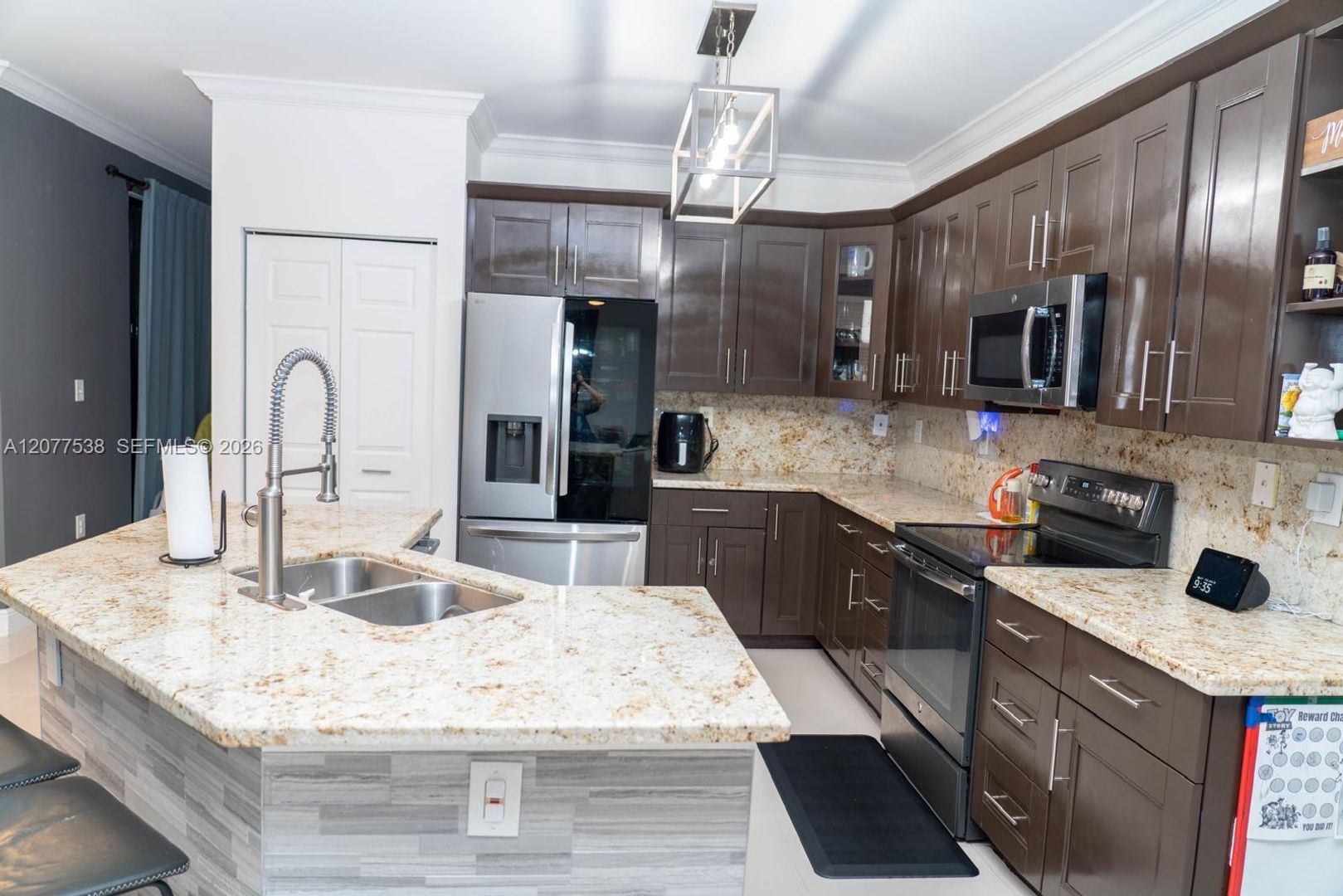 Miramar House: 2818 SW 177th Avenue