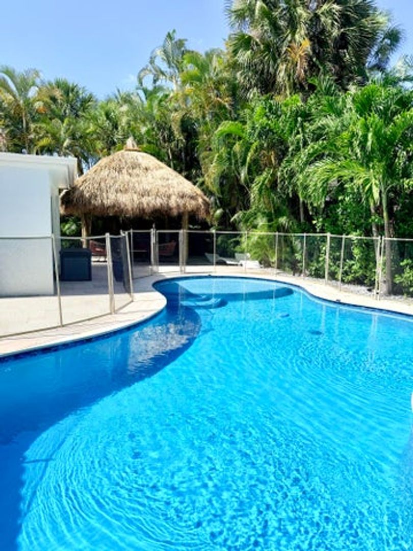 Deerfield Beach House: 401 SE 3rd Terrace