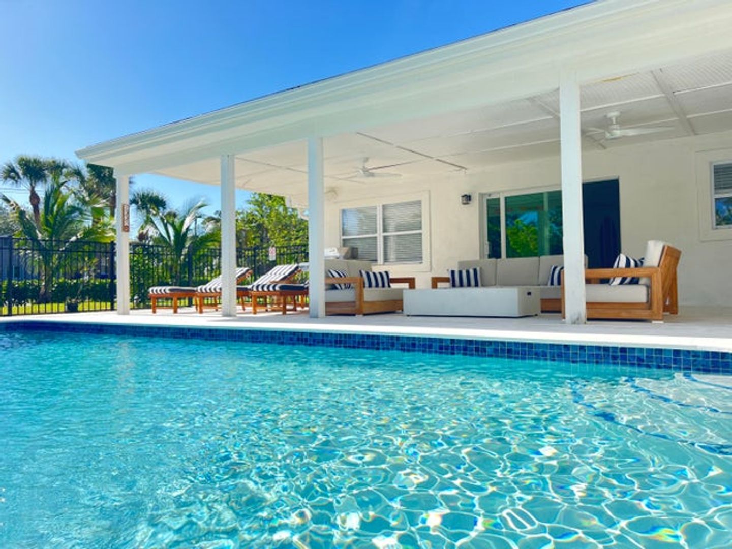 Jupiter House: 9 W Riverside Drive