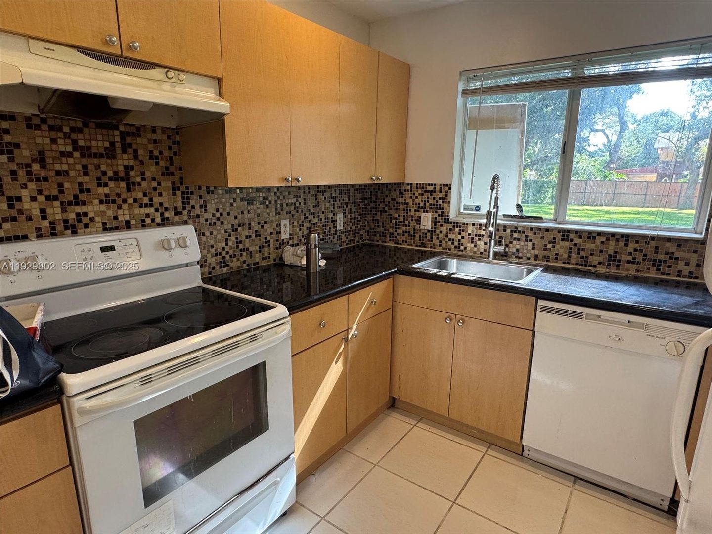 North Miami Beach House: 2522 NE 184th Terrace