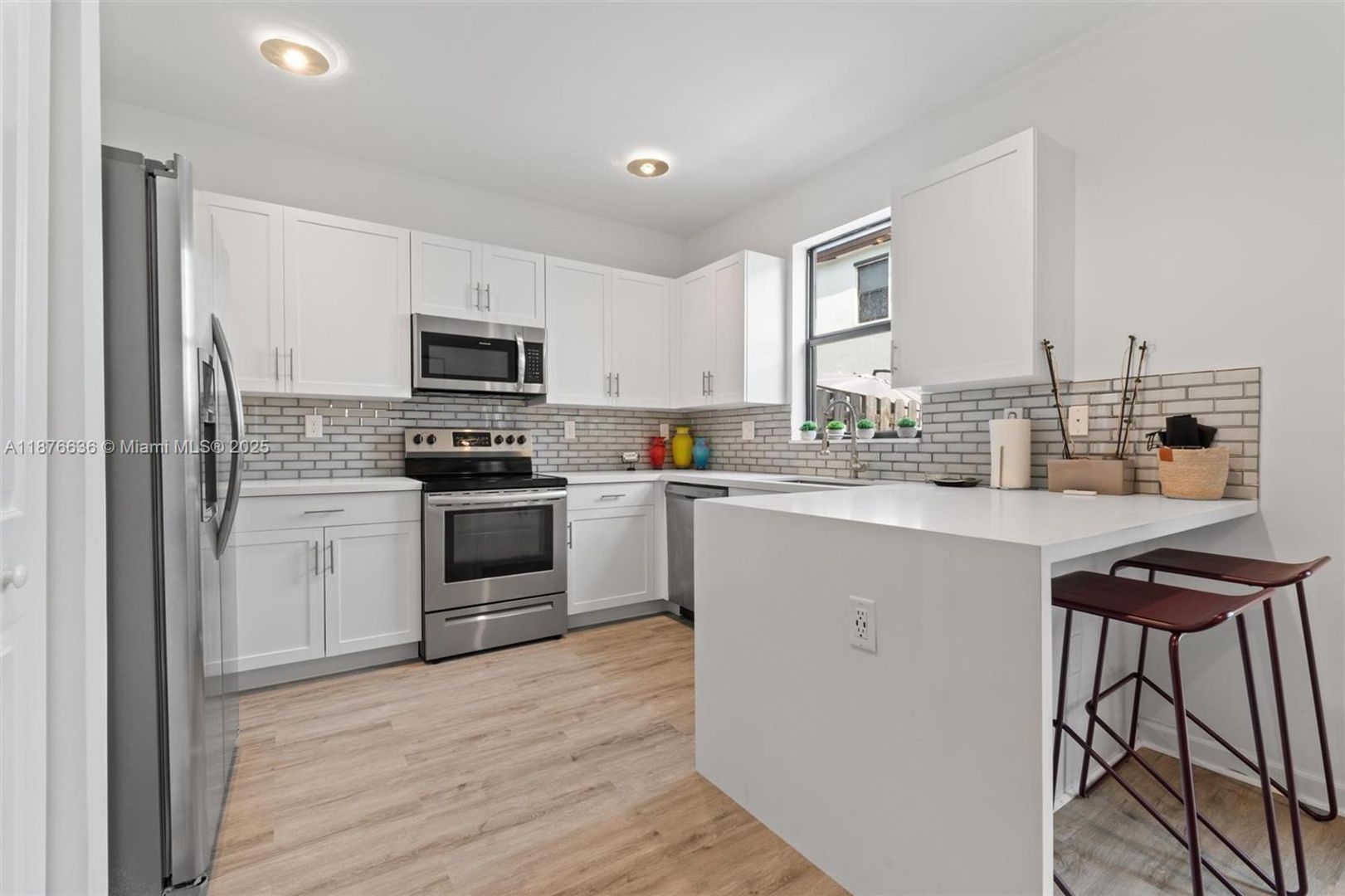 Miami House: 403 NE 212th Street 403