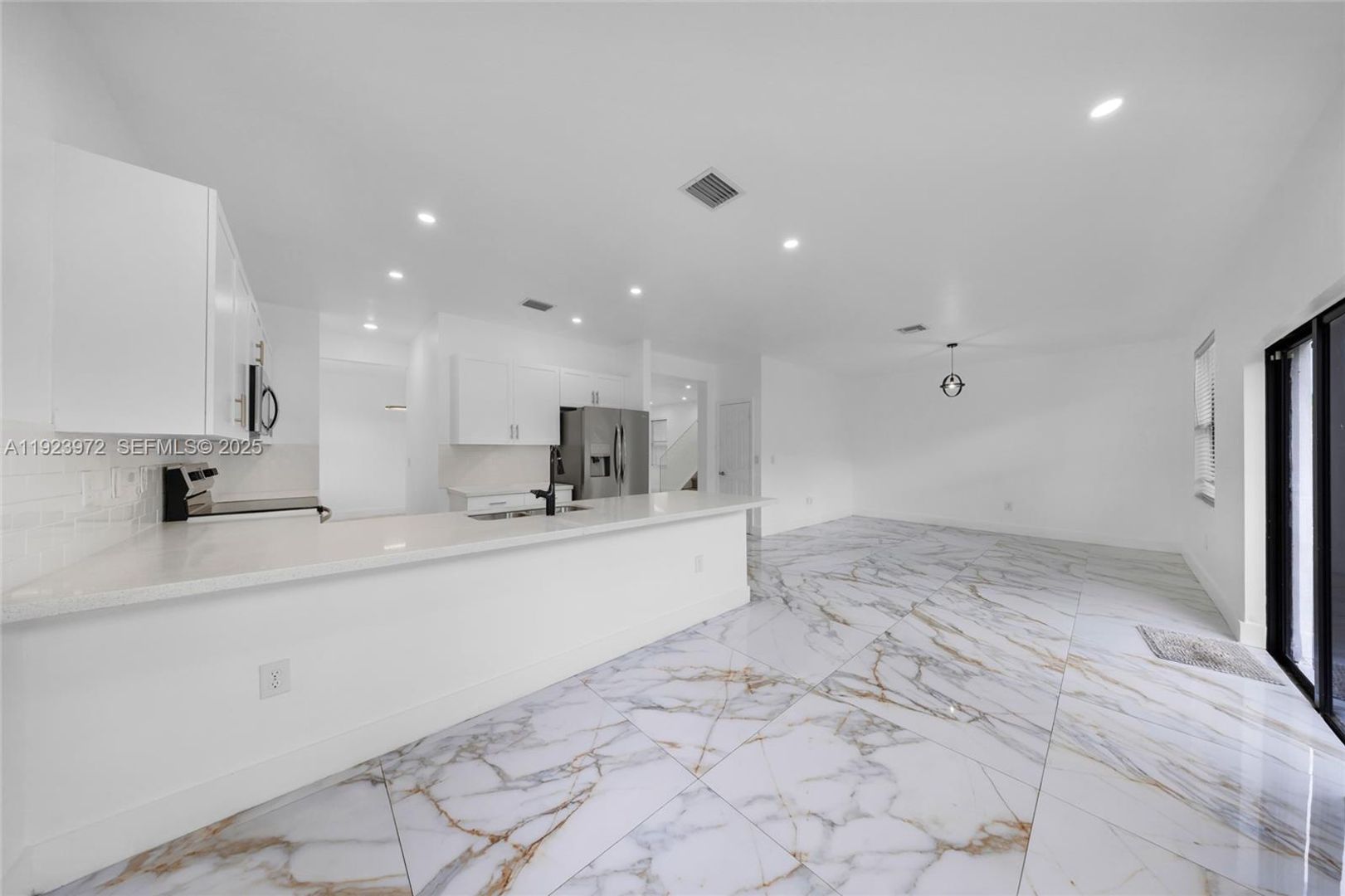 Miami House: 268 NE 210th Way 0