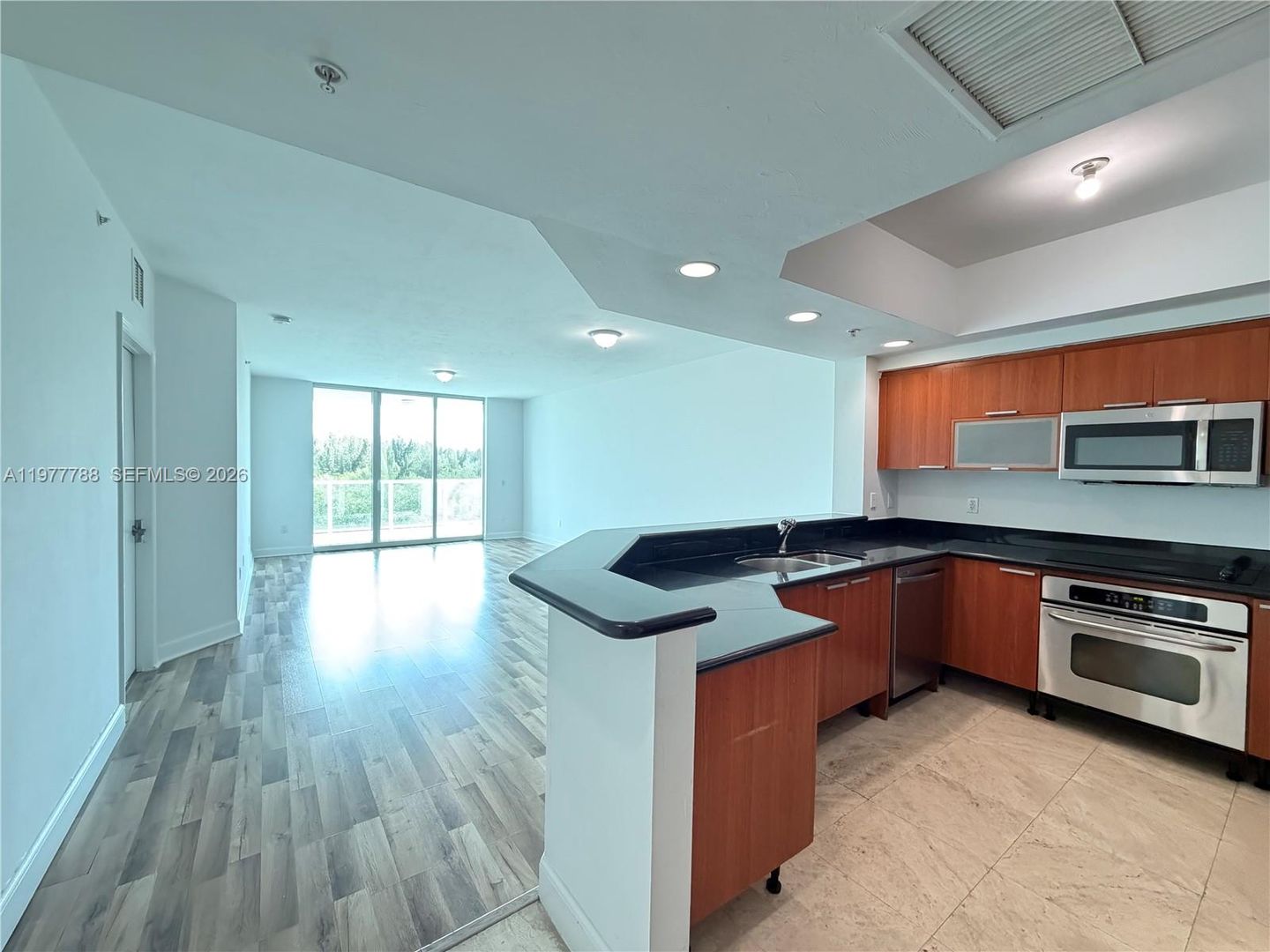 North Miami House: 15051 Royal Oaks Lane 503
